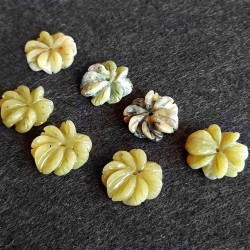Pandantiv floare sculptata, lemon jad 18-19mm